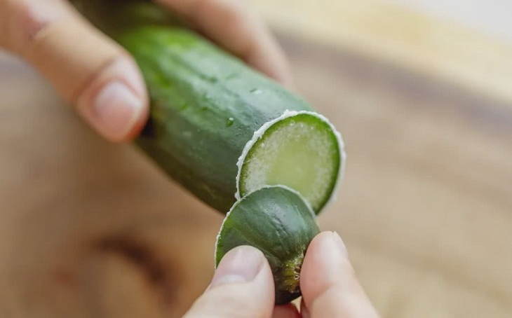 Chà đầu để dưa leo không bị đắng